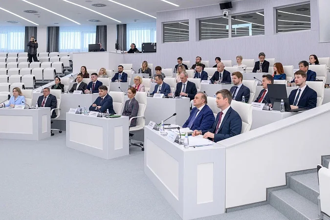 Кирилл Литовченко посетил выездное заседание совета по демографической политике в Салехарде